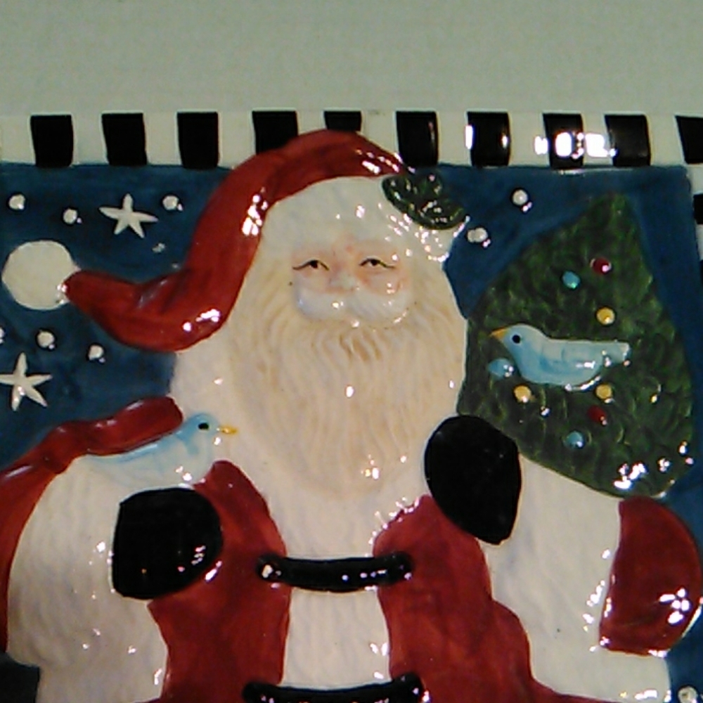 Santa carrying a Christmas tree plate - Picture 2 of 8